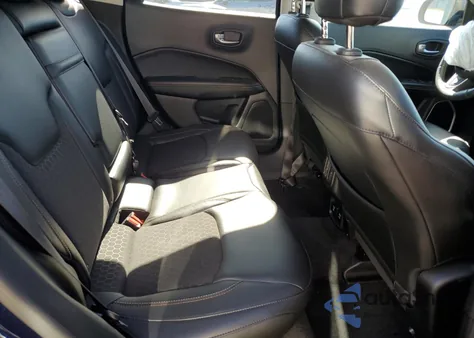 2018 Jeep Compass Latitude из США, поврежденный, VIN 3C4NJDBB8JT270557